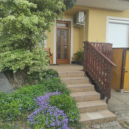 Dorina 아파트 잘라카로쉬